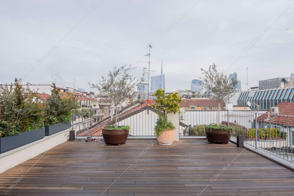 Terrazza dell'appartamento Kamet, location in stile contemporaneo a Milano