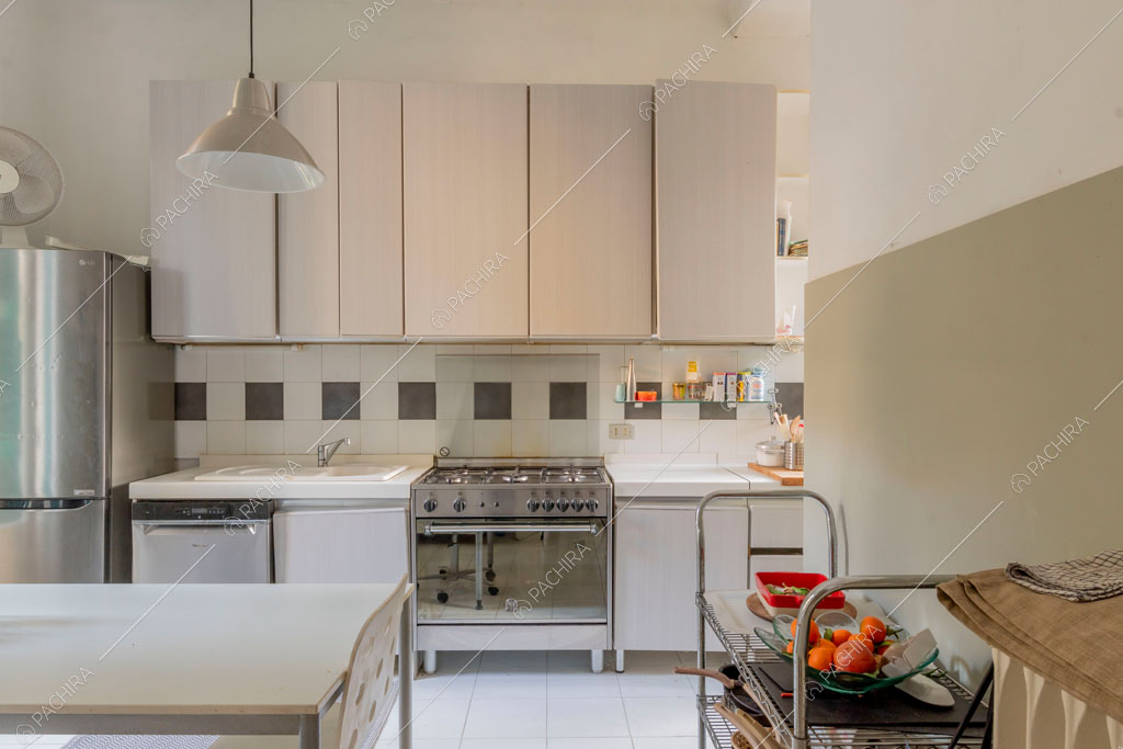 Cucina della villa Oglio, location in stile moderno a Milano
