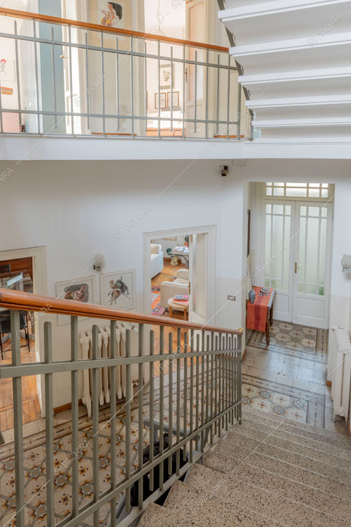 Scale della villa Oglio, location in stile moderno a Milano