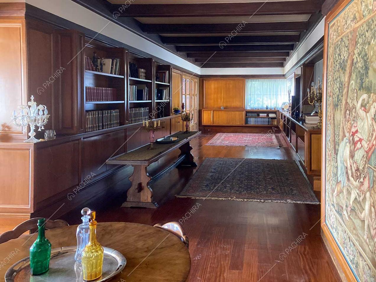 Corridoio della villa Anastase, location in stile classico a Roma