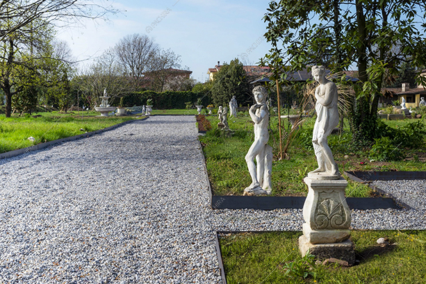 Vialetto della villa Darjeeling, location in stile classico a Brescia