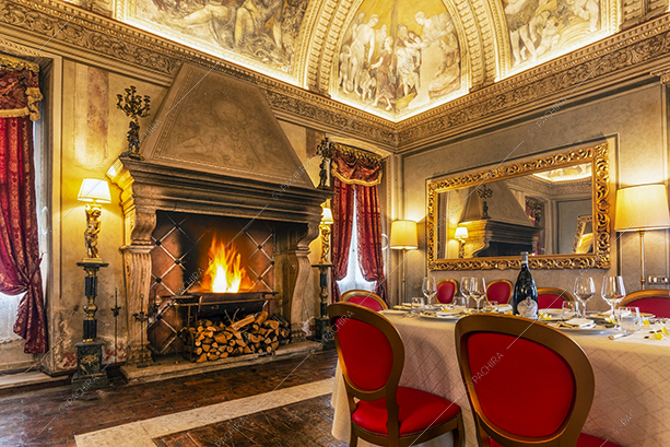 Salone della villa Darjeeling, location in stile classico a Brescia