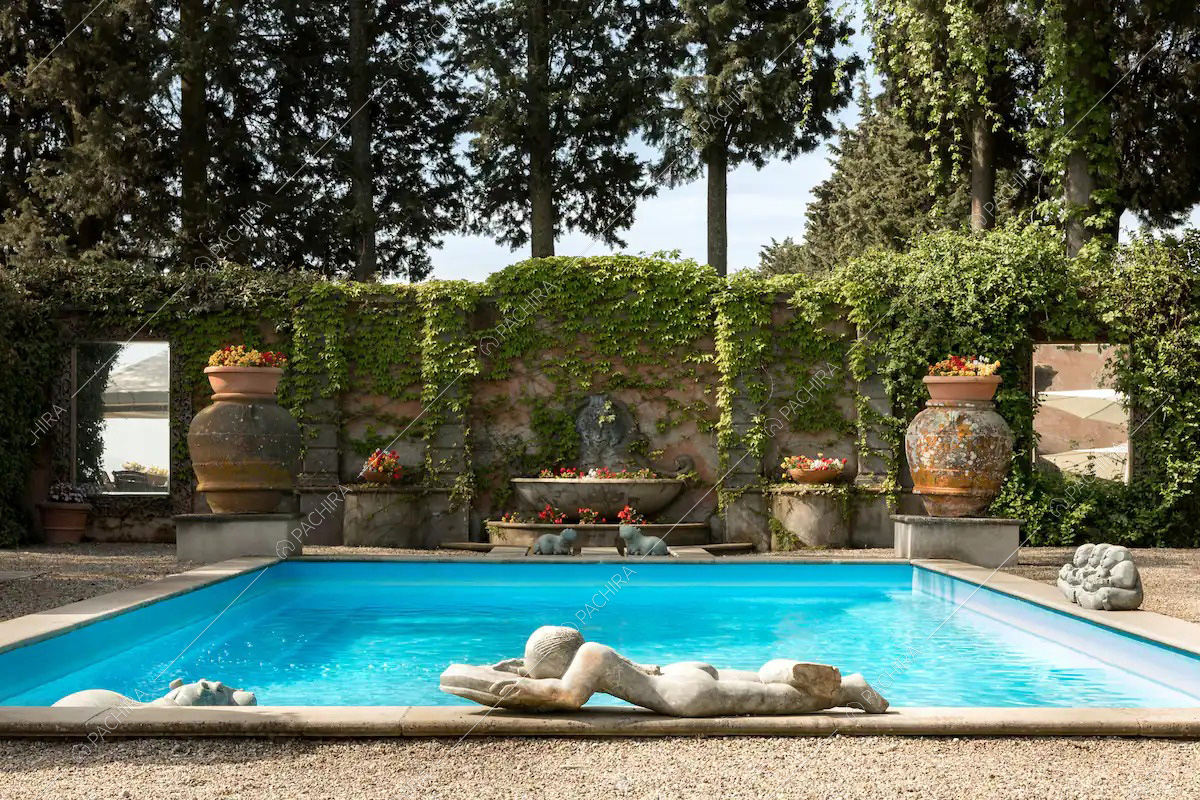 Piscina della villa Elba, location in stile classico a Firenze