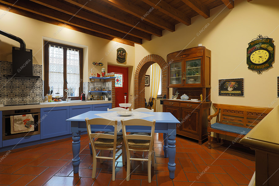 Cucina a parete della cascina Spluga, location in stile rustico a Milano