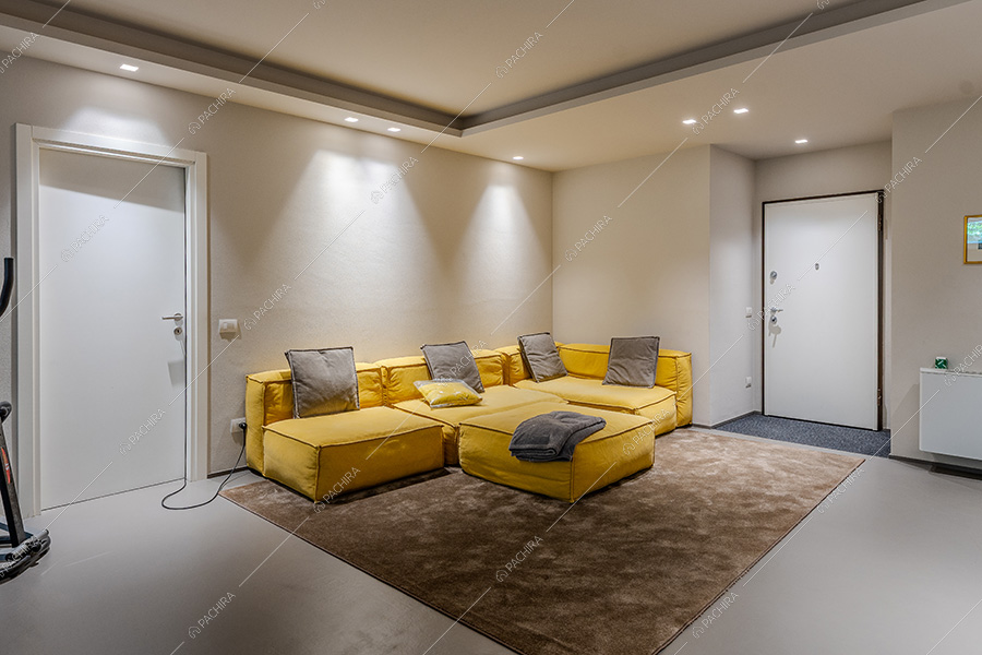 Salotto della villa moderna Amanita, location per shooting a Bergamo