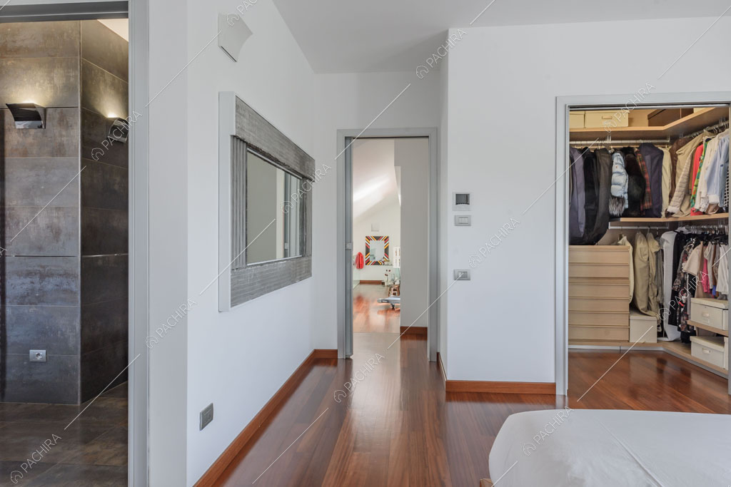 Camera da letto della villa Lilium, location in stile moderno in Provincia di Milano