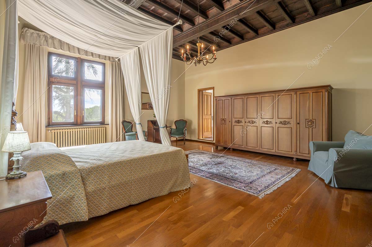 Camera da letto della dimora storica Angelite, location in stile classico a Torino
