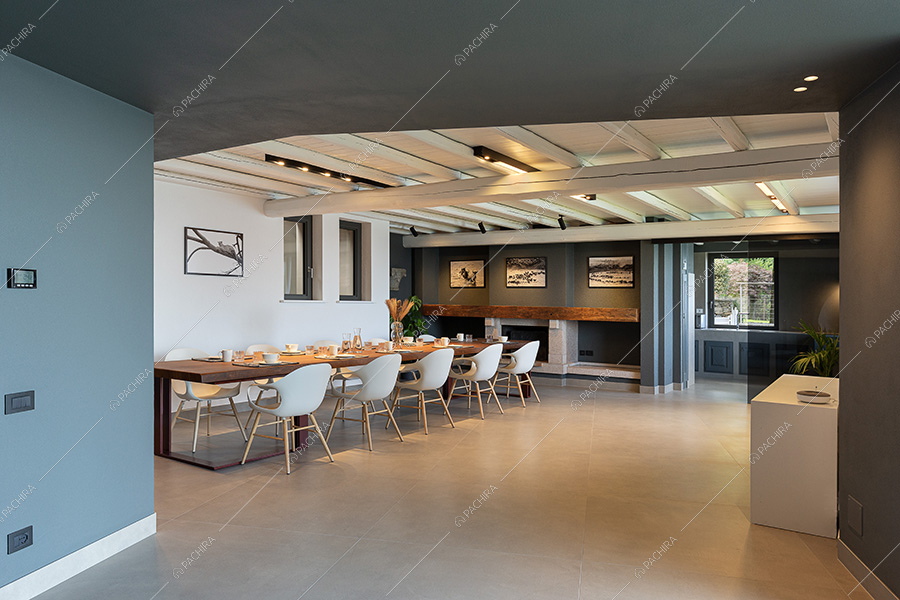 Sala della villa moderna Cleome, location per shooting a Verbania