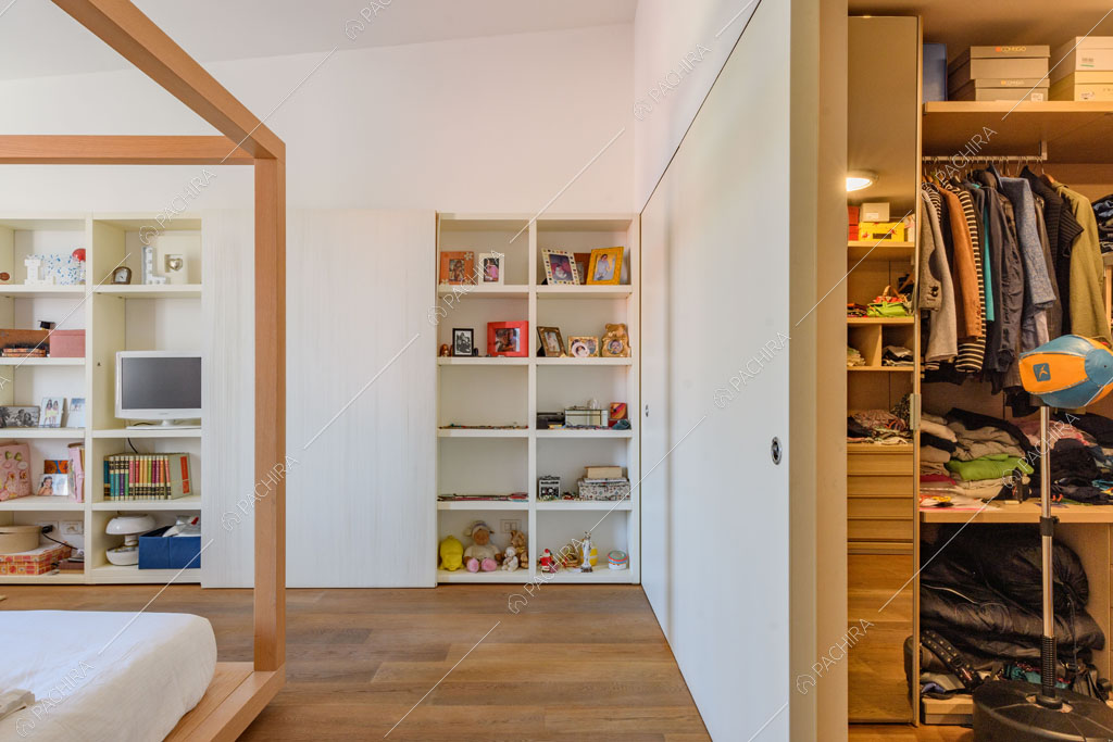 Camera da letto del loft Inula, location in stile contemporaneo a Varese