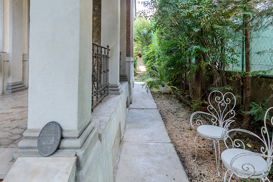 Porticato della villa Rame, location in stile classico a Milano