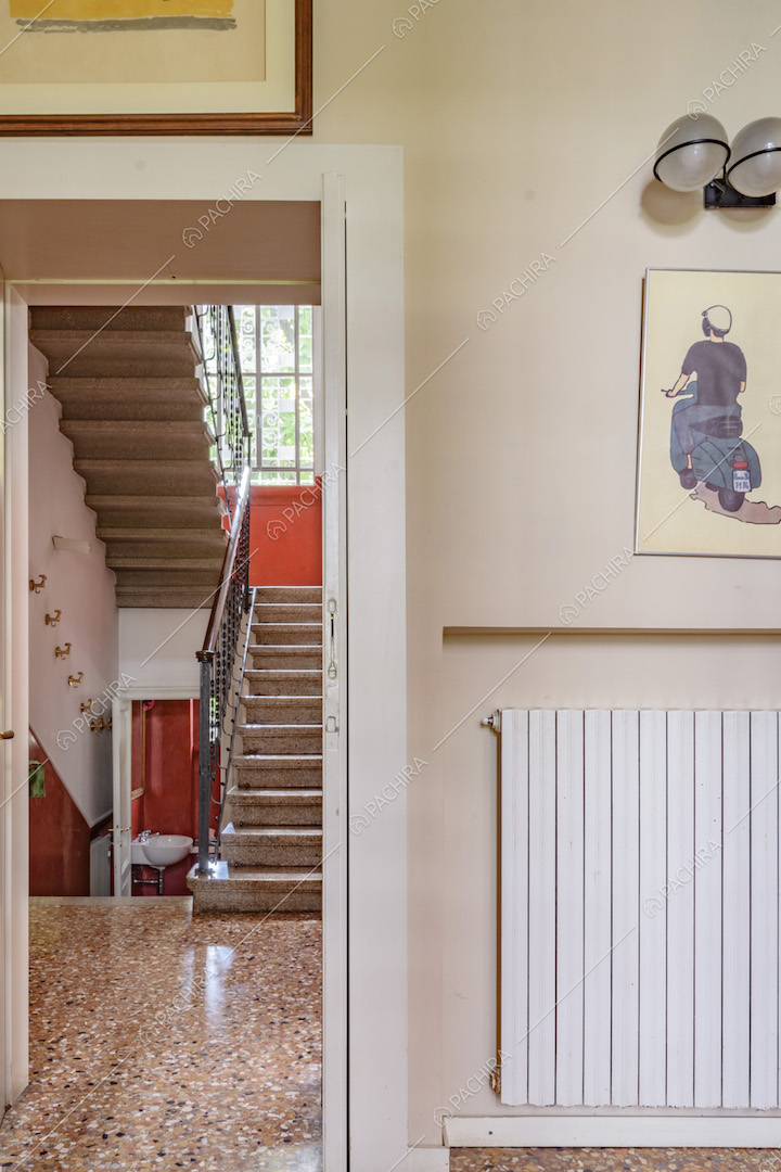 Scale e pavimento con cementine