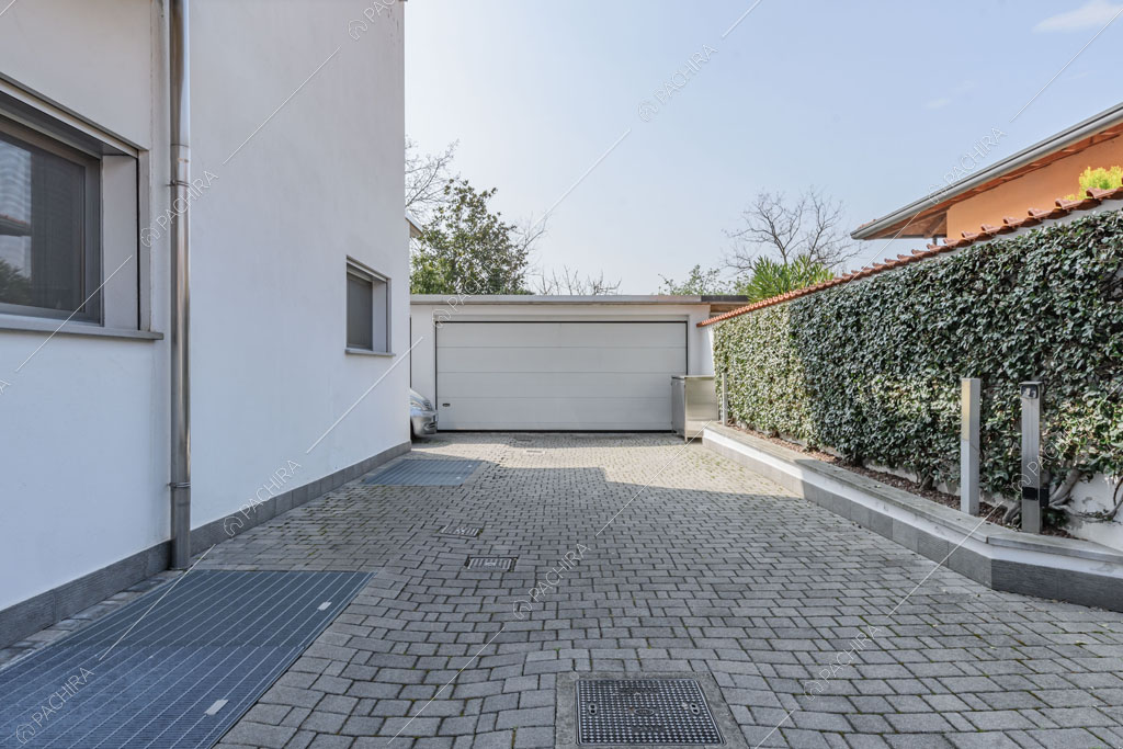 Esterni della villa Lilium, location in stile moderno in Provincia di Milano