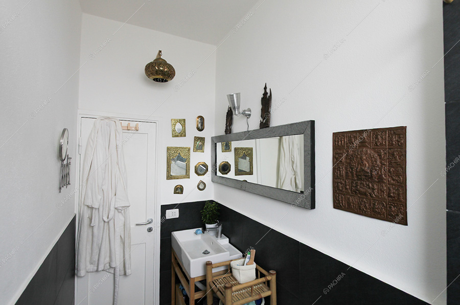 Bagno dell'appartamento moderno Cerfoglio, location per shooting a Milano
