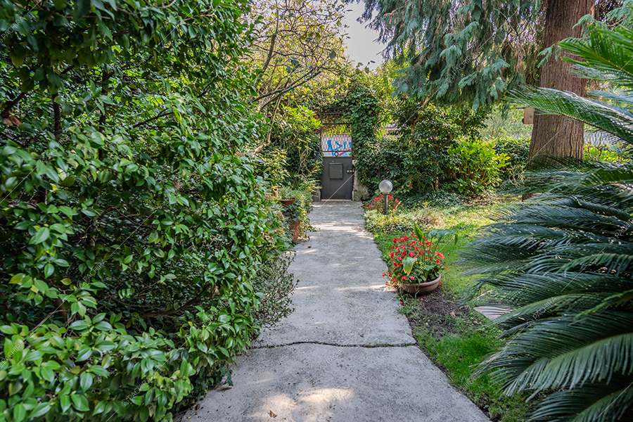 Vialetto della villa Rame, location in stile classico a Milano