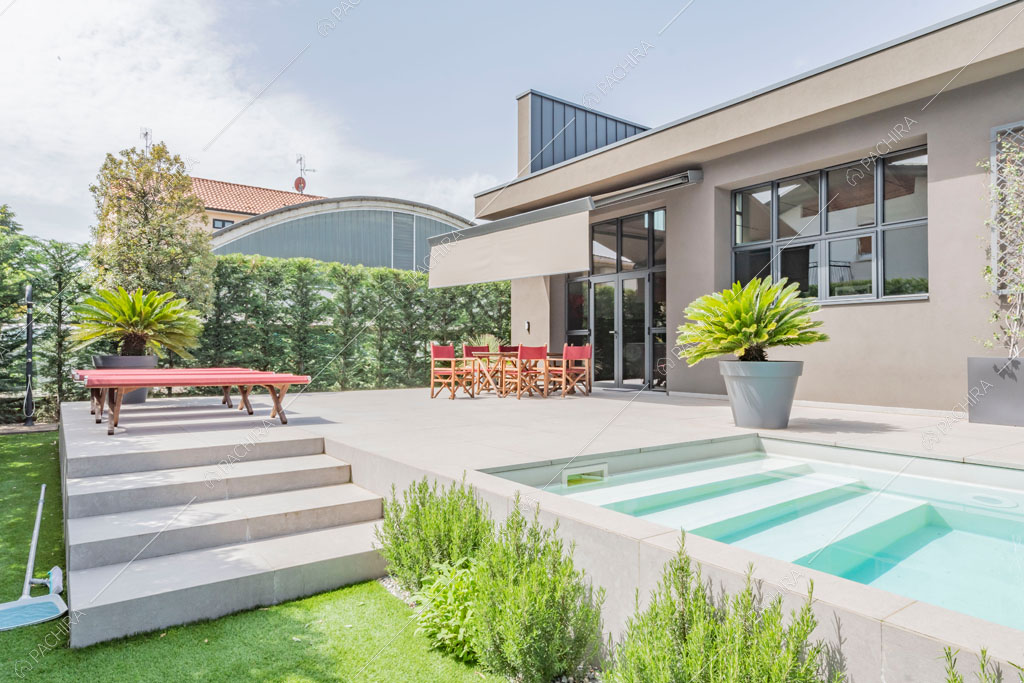 Giardino del loft Danubio, location in stile contemporaneo a Brescia