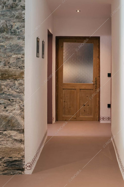 Corridoio della villa Botnia, location in stile contemporaneo a Bolzano
