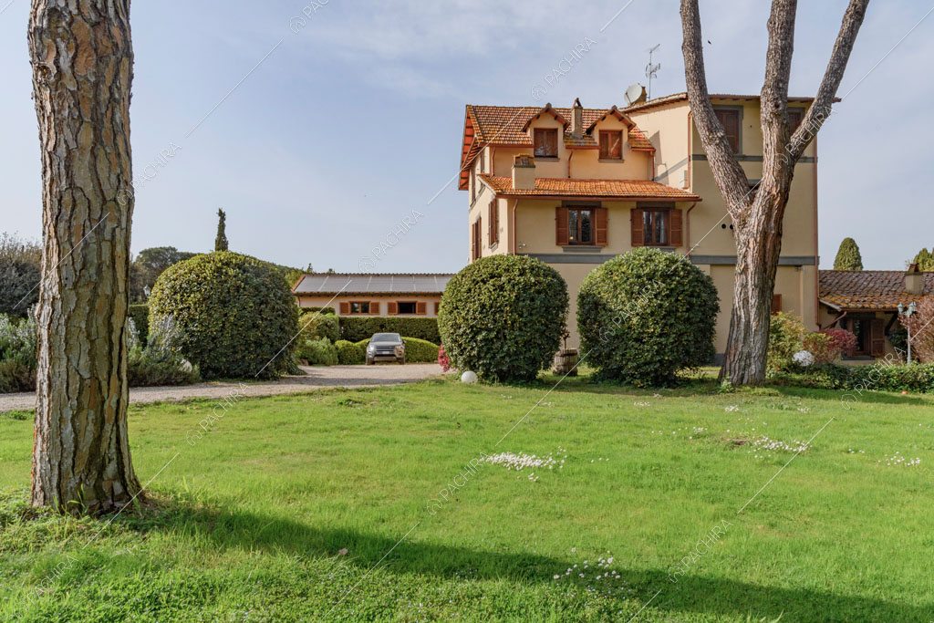 Giardino della villa Ebridi, location in stile rustico a Roma