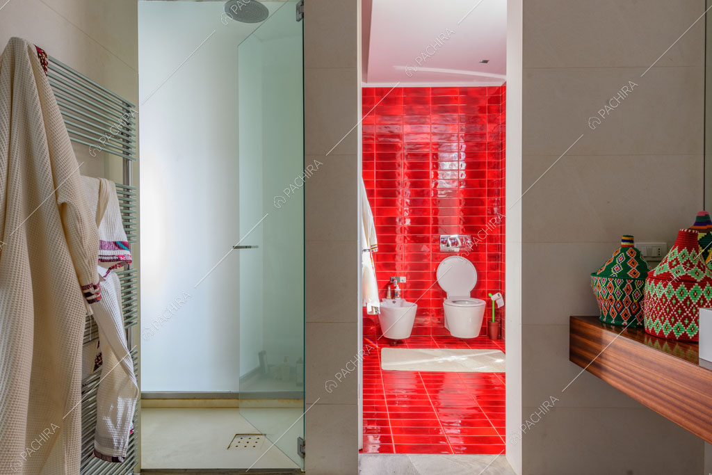 Bagno del loft Inula, location in stile contemporaneo a Varese