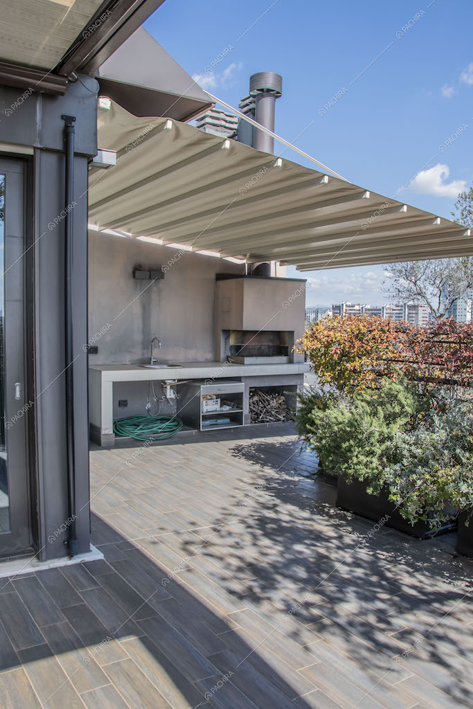 Barbecue sull'ampia terrazza della location