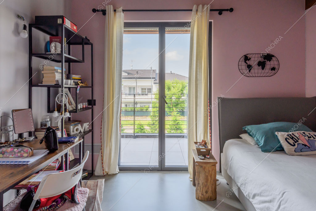 Camera da letto dei ragazzi della villa Aral, location in stile contemporaneo a Monza