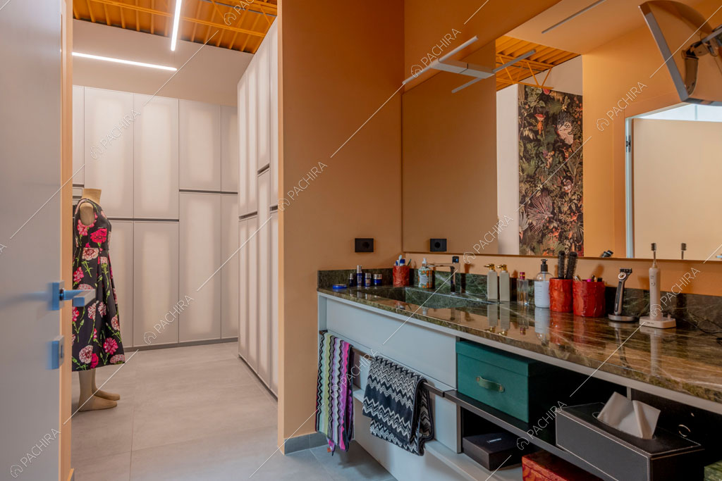 Bagno del loft Graviola, location in stile contemporaneo a Milano