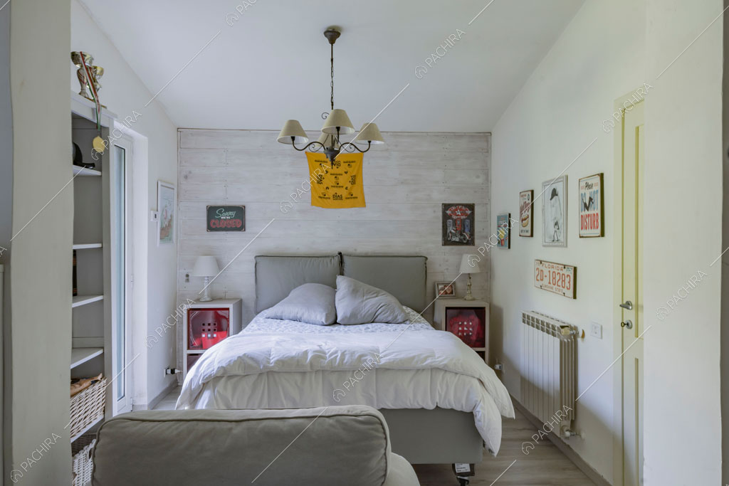 Camera da letto matrimoniale della location Aliseo, villa in stile contemporaneo a Roma