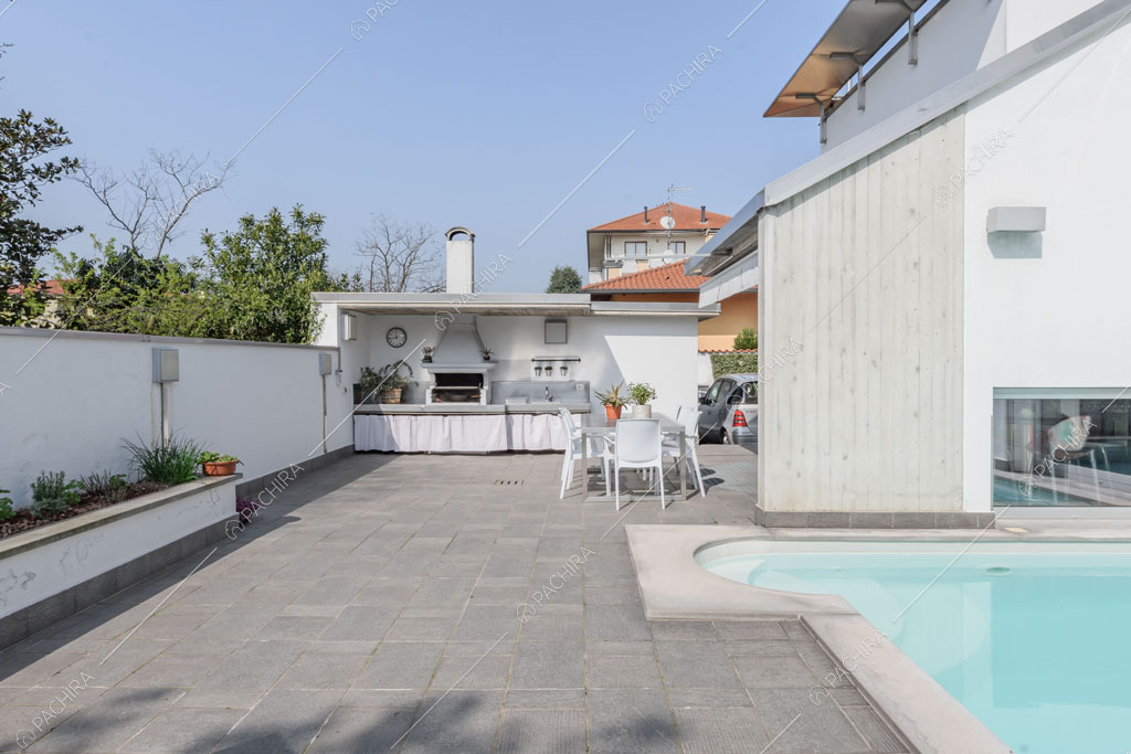 Piscina della villa Lilium, location in stile moderno in Provincia di Milano