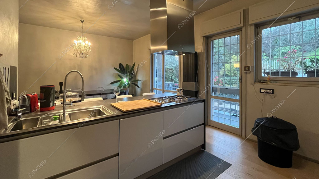 Cucina della villa Andesine, location in stile moderno a Roma