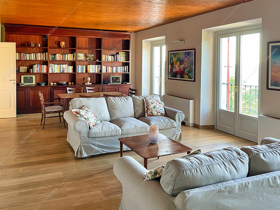 Salotto della villa Parnaso, location in stile classico a Lecco