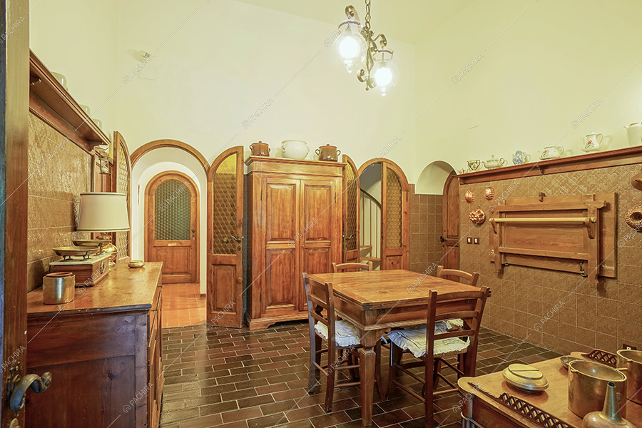 Sala da pranzo della villa rustica Tapioca, location per shooting a Rimini 