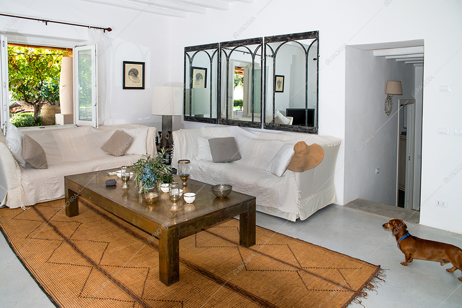 Salotto della villa Toyon, location in stile classico a Messina