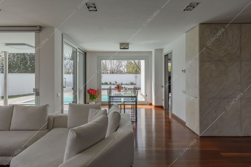 Zona living della villa Lilium, location in stile moderno in Provincia di Milano
