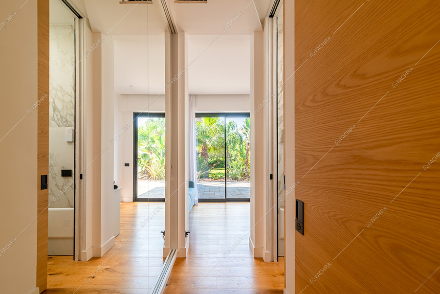 Corridoio della villa Argon, location in stile moderno a Roma