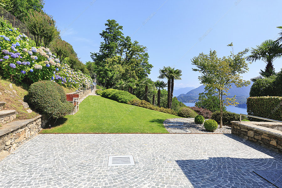 Giardino della villa moderna Cleome, location per shooting a Verbania