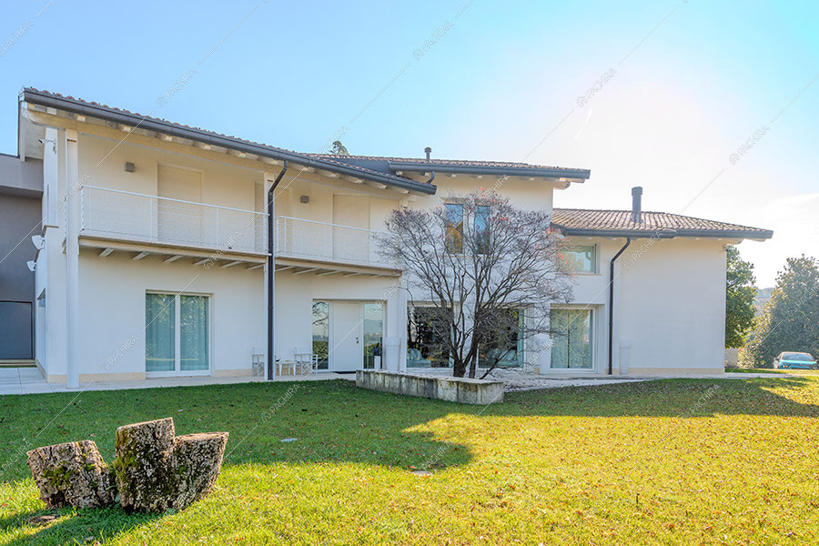 Giardino della villa Iride, location in stile moderno a Monza