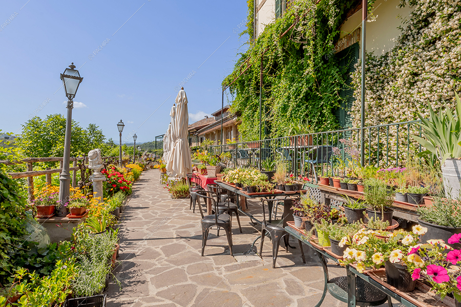 Terrazza dell'agriturismo Mistral, location in stile rustico a Pavia