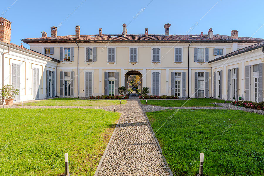 Giardino della villa Mayon, location in stile moderno a Milano