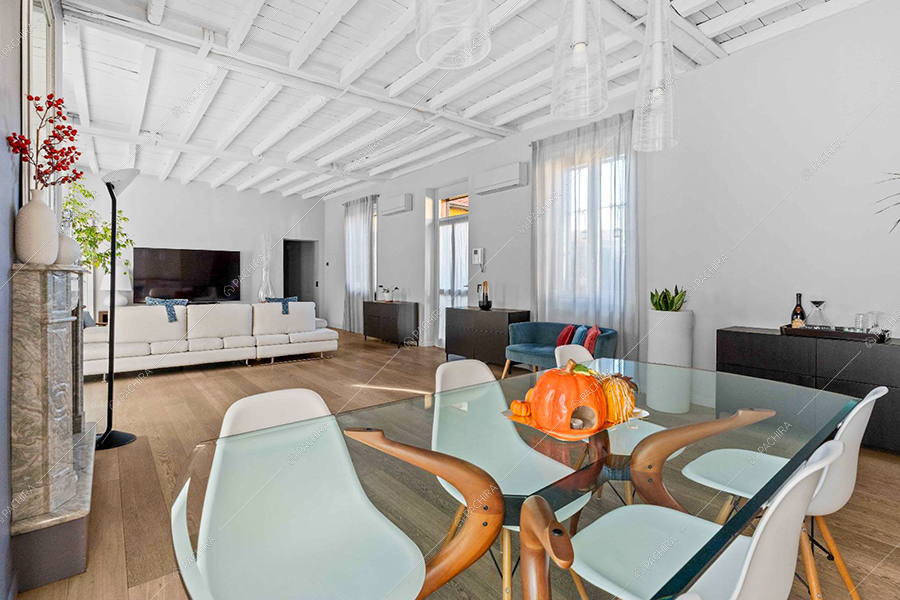 Zona living dell'appartamento Hood, location in stile moderno a Milano