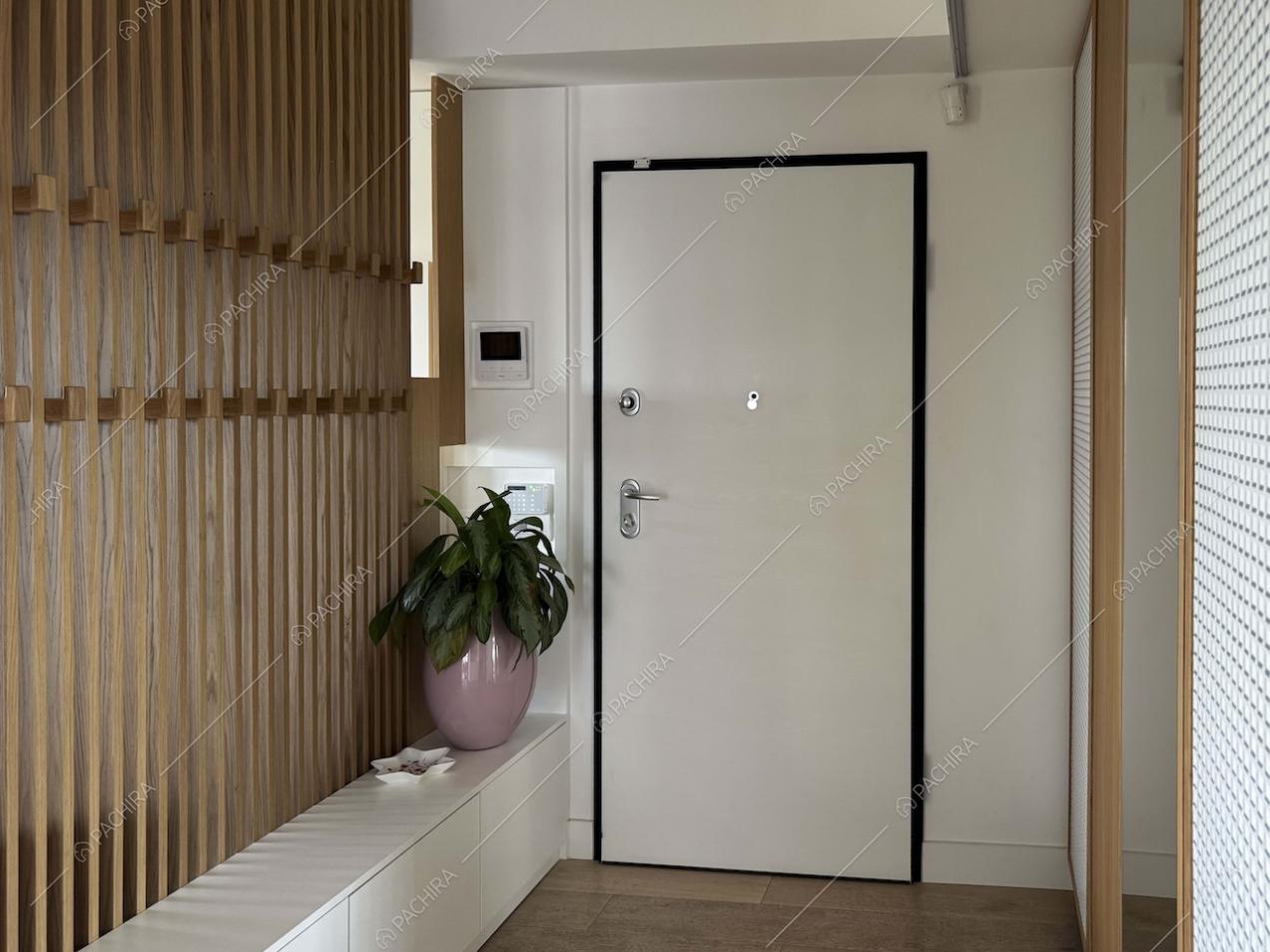Ingresso dell'appartamento Gesso, location in stile contemporaneo a Milano