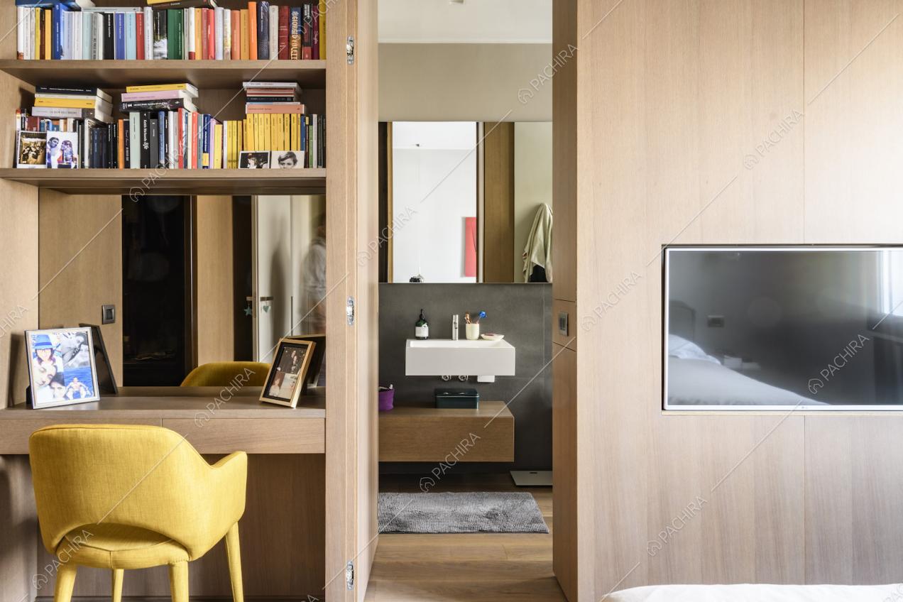 Scorcio sul bagno dalla zona notte