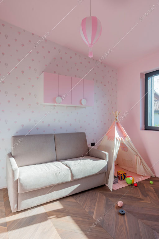 Camera da letto dei bambini della villa Warta, location in stile contemporaneo a Monza