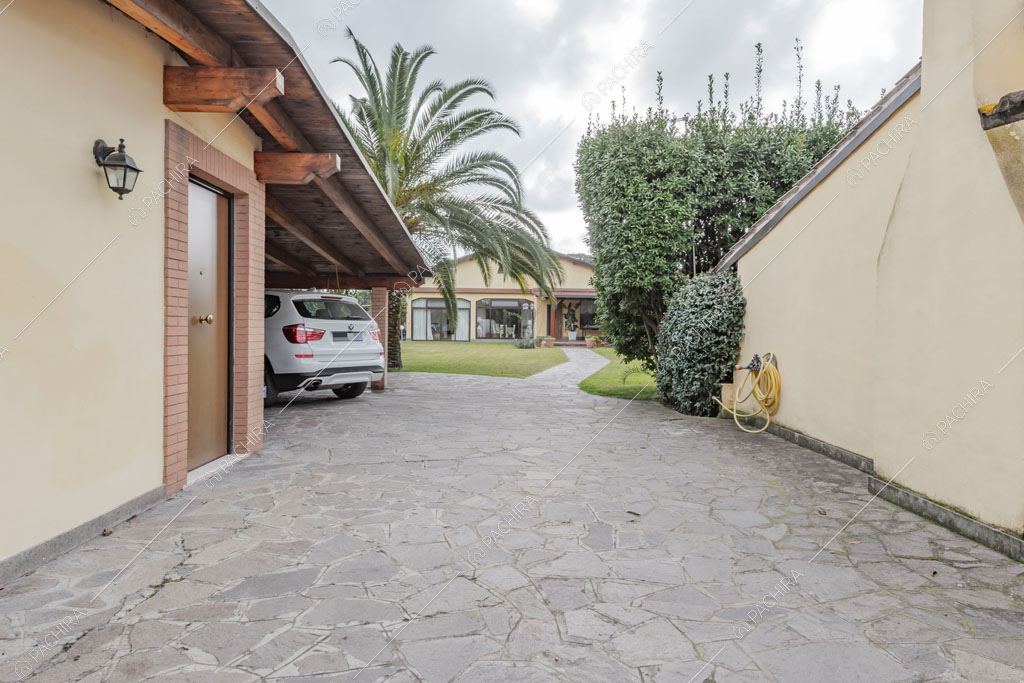 Vialetto della villa Cren, location in stile moderno a Roma