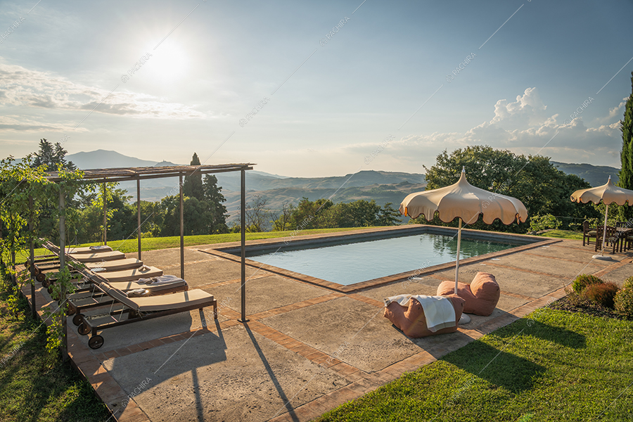 Piscina dell'agriturismo Tevere, location in stile country a Siena