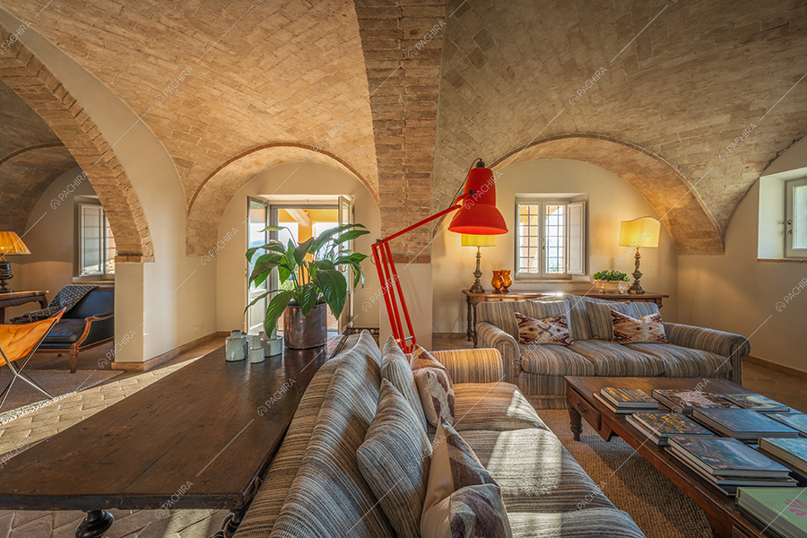 Salotto dell'agriturismo Tevere, location in stile country a Siena