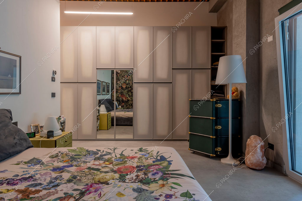 Camera da letto del loft Graviola, location in stile contemporaneo a Milano