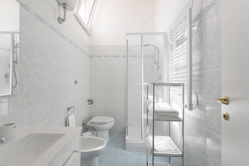 Bagno della villa Agnocasto, location in stile moderno a Roma