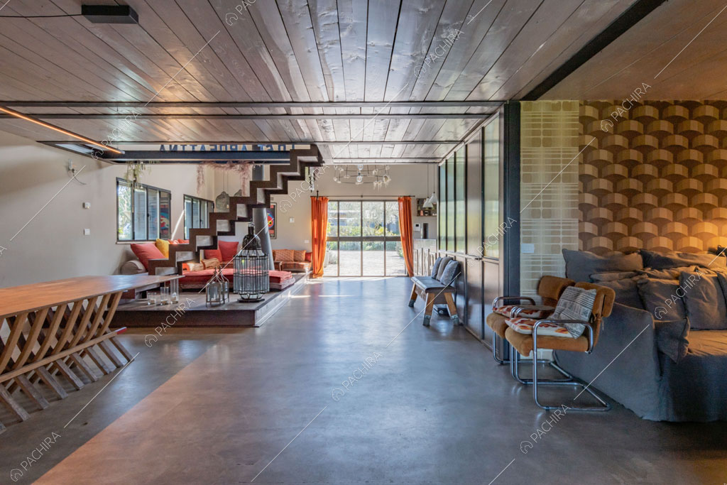 Zona living della location Seine, loft in stile industriale a Roma