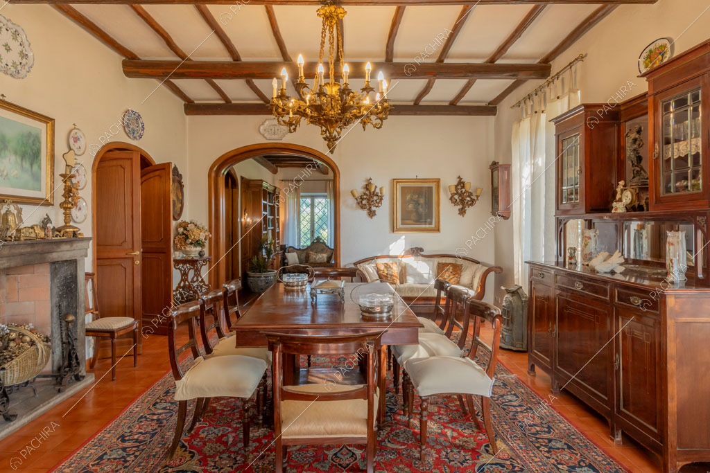 Sala da pranzo della dimora storica Logan, location in stile classico a Roma