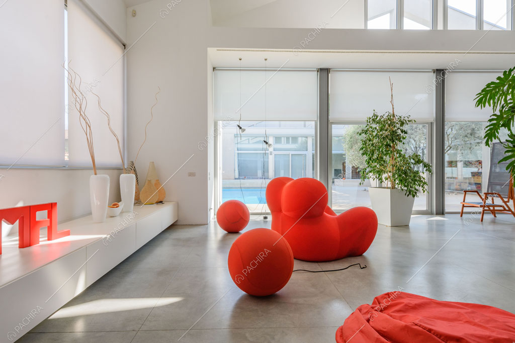 Zona living del loft Inula, location in stile contemporaneo a Varese