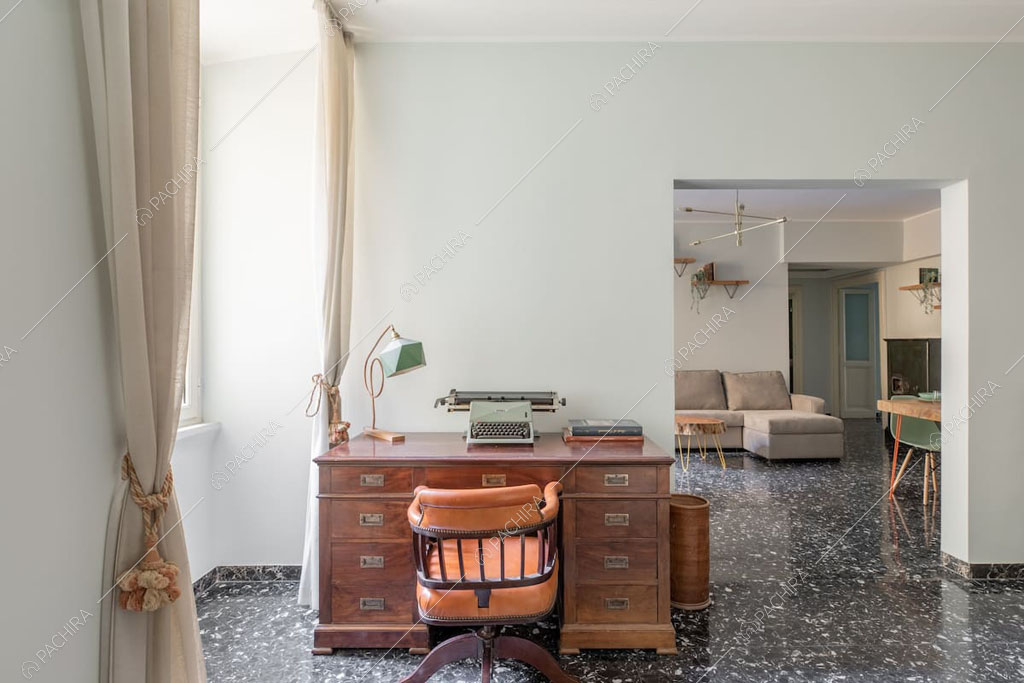Studio dell'appartamento Crescione, location in stile contemporaneo a Roma